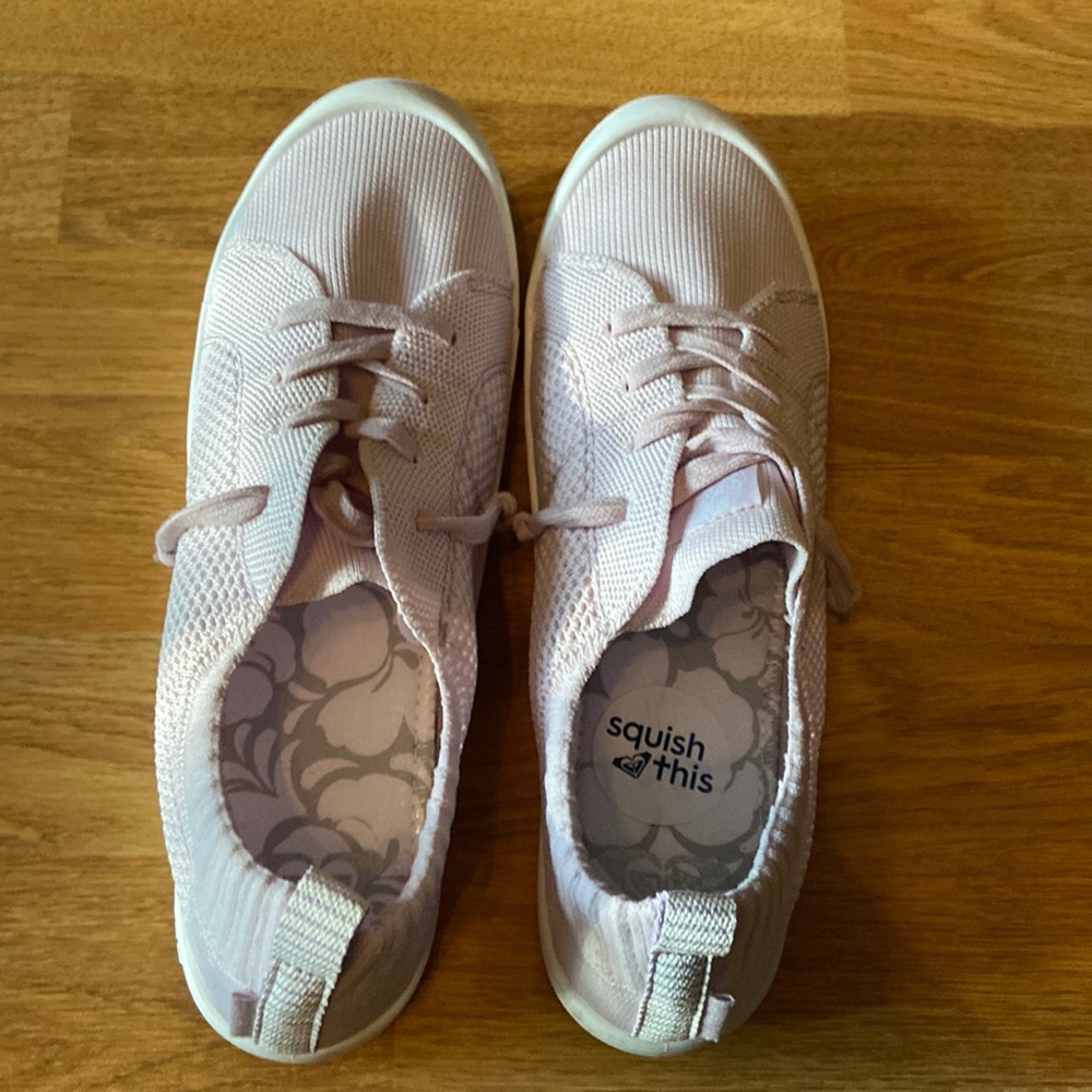 NWOT Light Pink/Lavendar Roxy Size 11 Slip On Shoes
